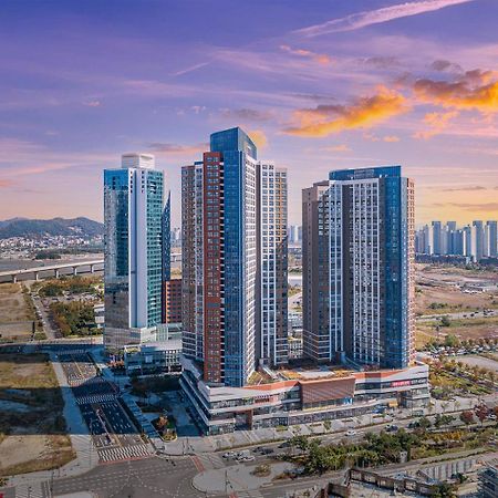 Urbanstay Songdo Moonlight Park Incheon Esterno foto